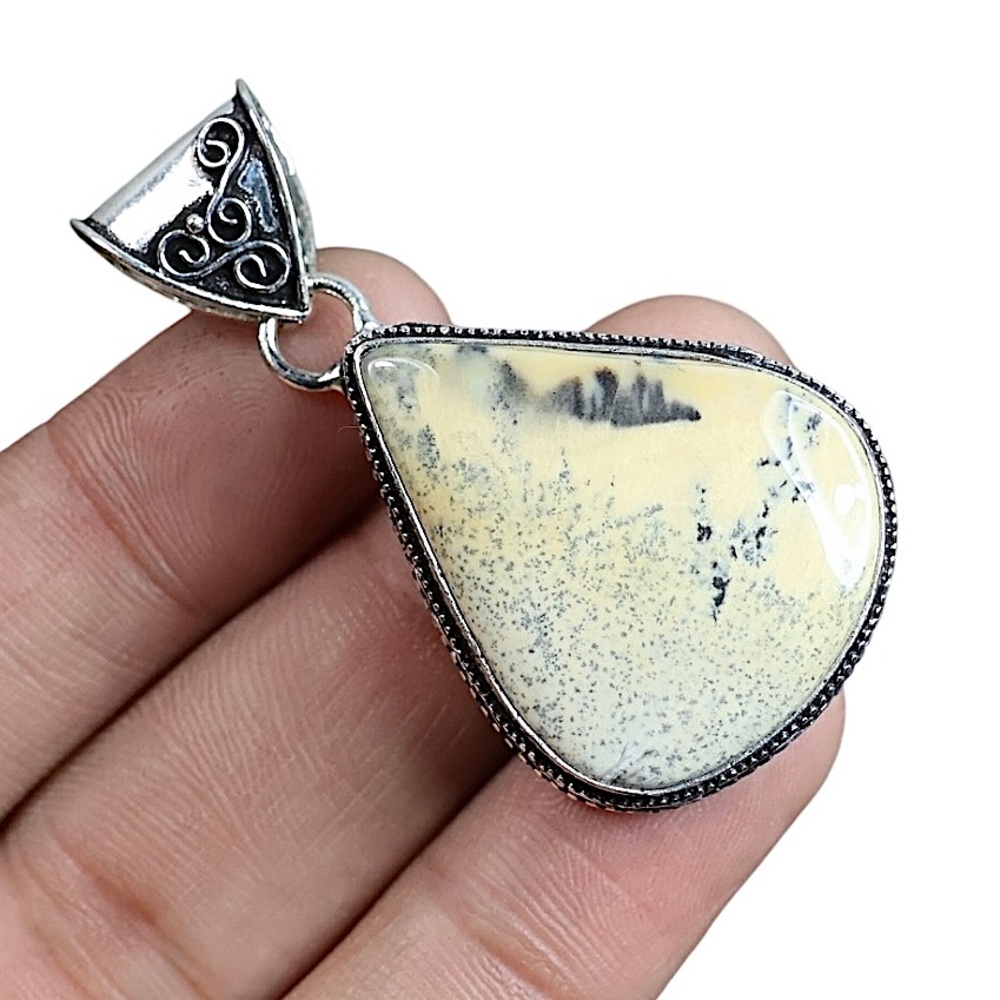 Tiger dendrite pendant